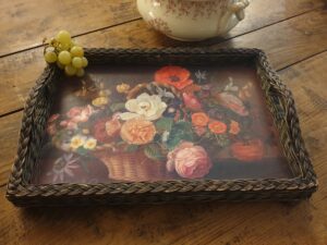 Plateau en osier décor floral