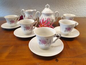 Service à thé décor floral