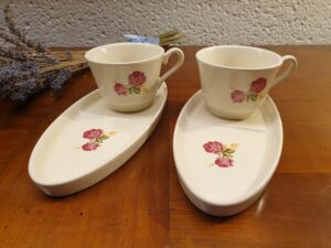 Duo de tasses à café aux roses