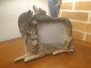 Cadre photo aux loups en résine