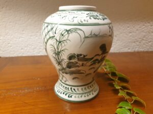 Vase vietnamien en porcelaine