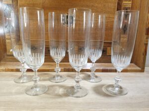 Flûtes à champagne en verre ciselé