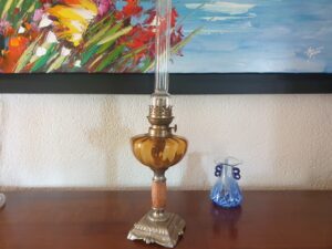 Lampe à pétrole ancienne-1